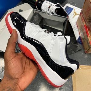 Jordan Retro 11’s low